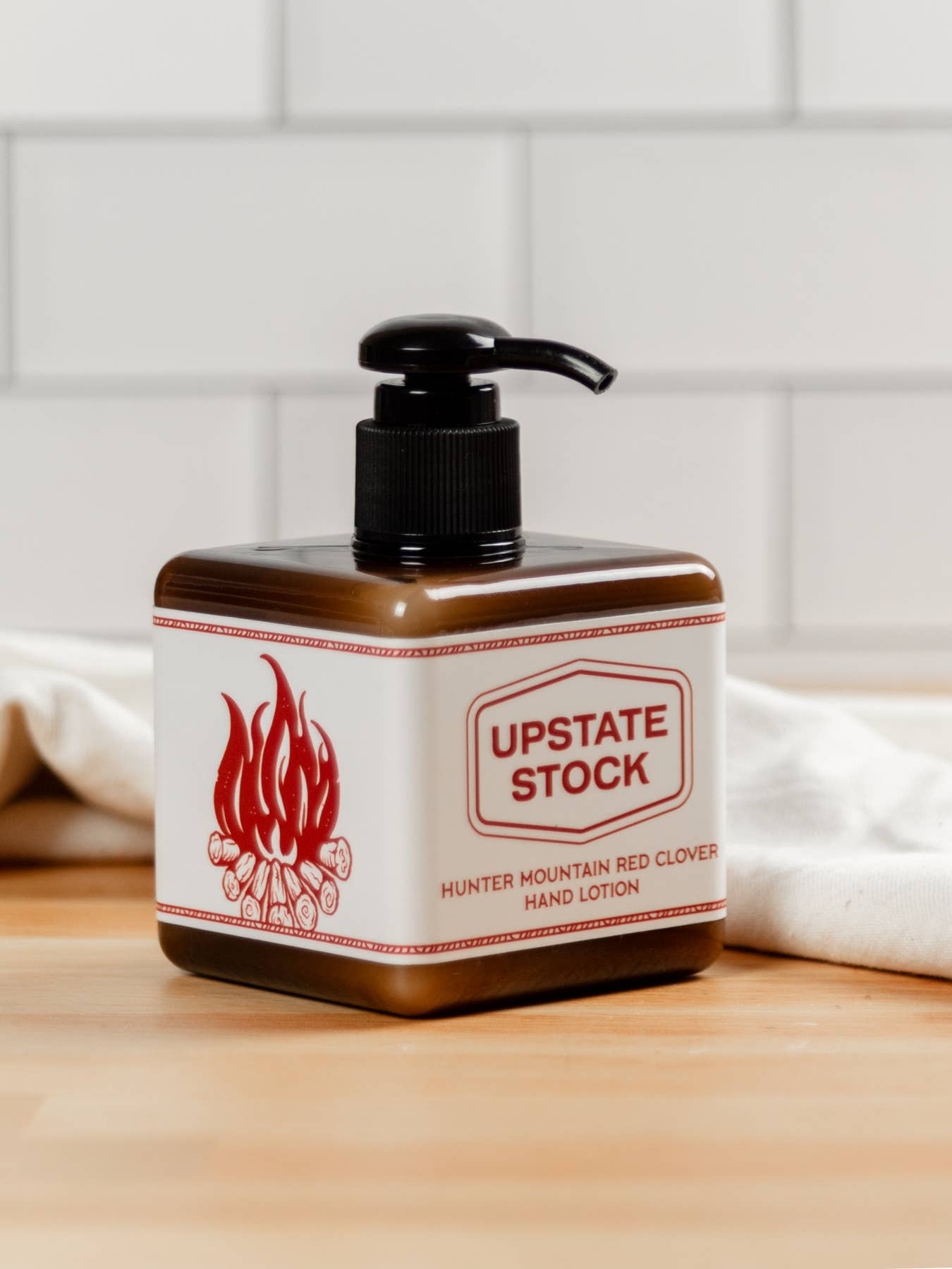 Upstate Stock - Hunter Mountain Trébol Rojo - Loción de Karité para Manos y Cuerpo