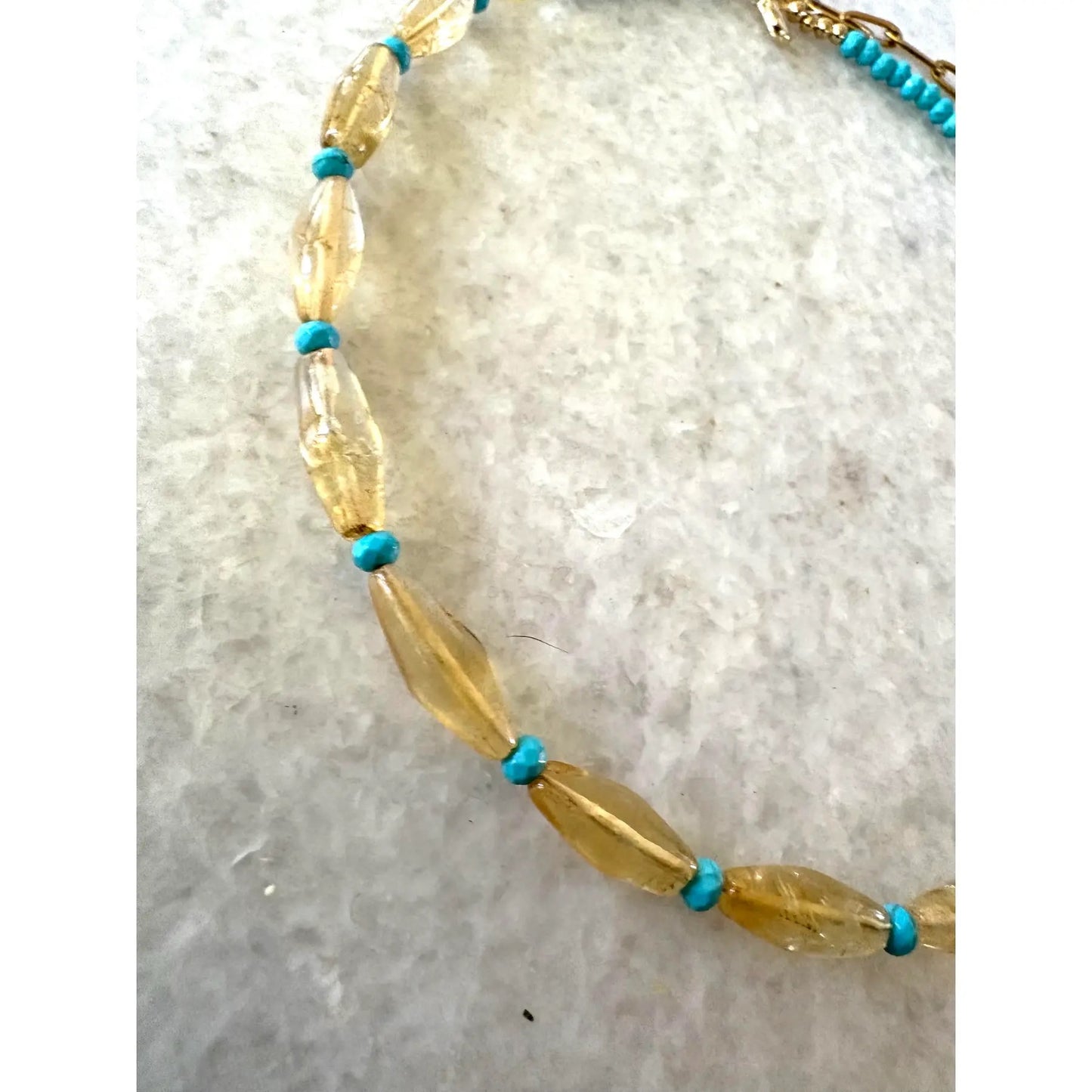 Collar de citrino y turquesa con cuentas, diseñado por Matthew