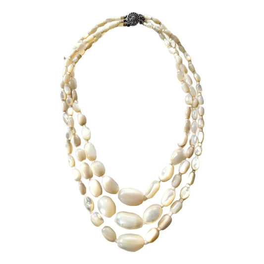Collar vintage de nácar, múltiples hebras con broche de plata esterlina