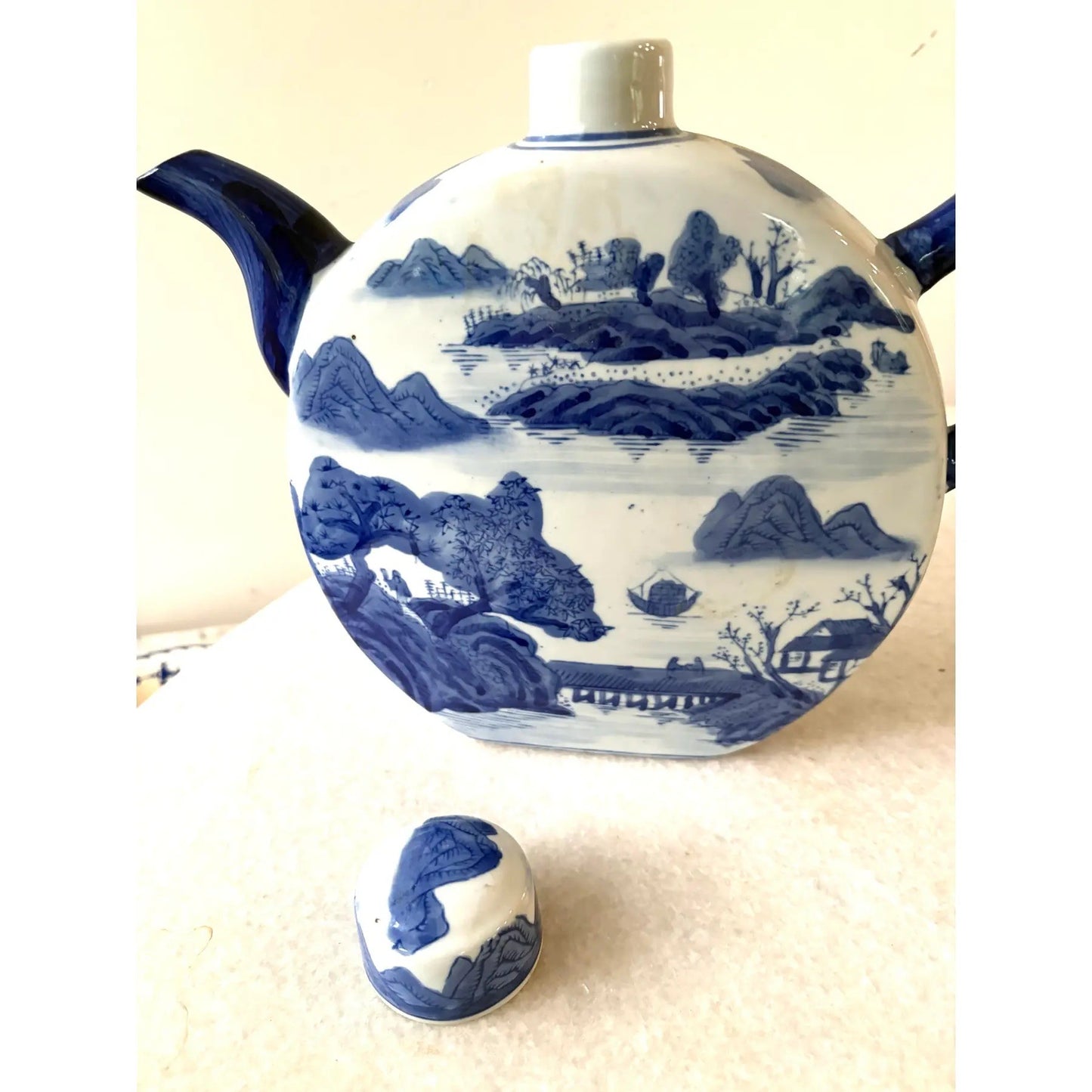 Large Vintage Porcelain Blue Willow Teapot