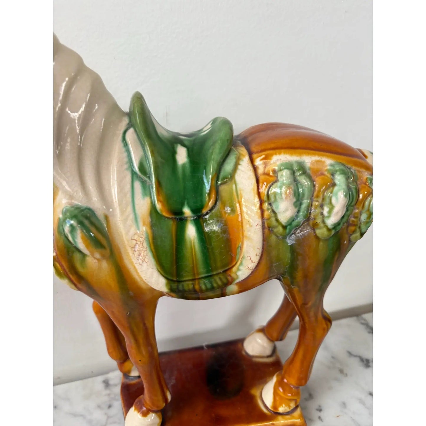 Escultura de caballo de guerra chino de cerámica de mayólica