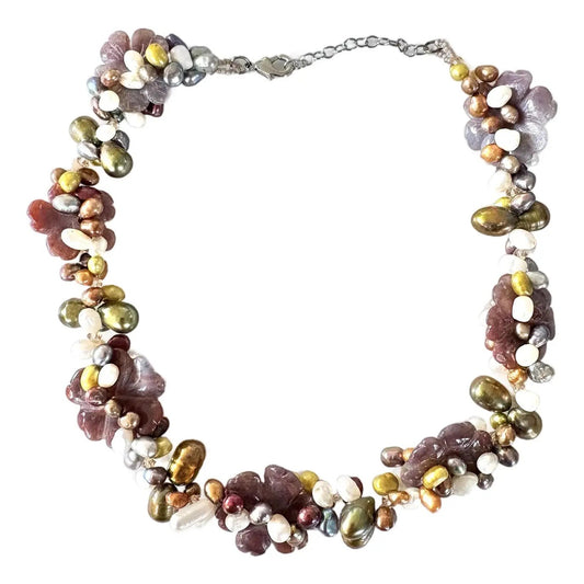 Collar multicadena de perlas de agua dulce y piedras