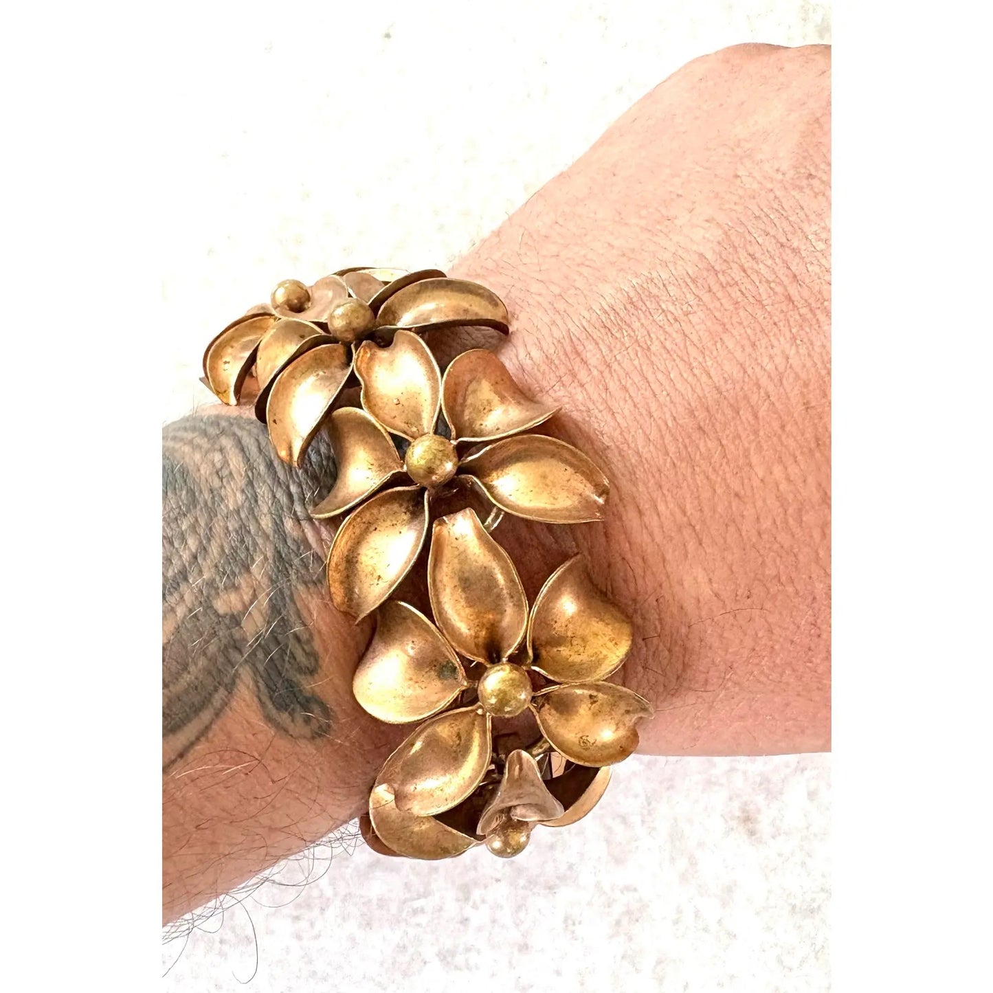 Art Deco Floral Gold Tone Sculptural Bracelet