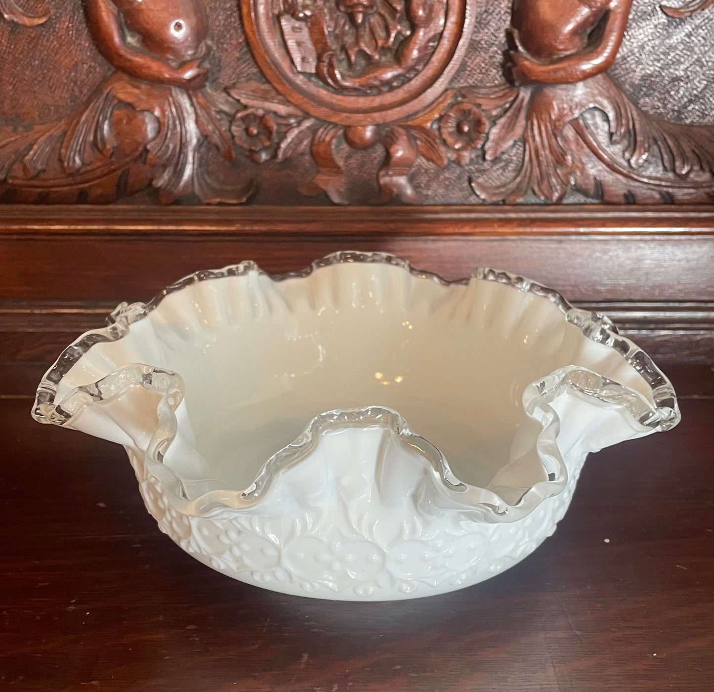 Fenton Glass Spanish Lace Milk Glass Ripple Bowl. Rare 1960s