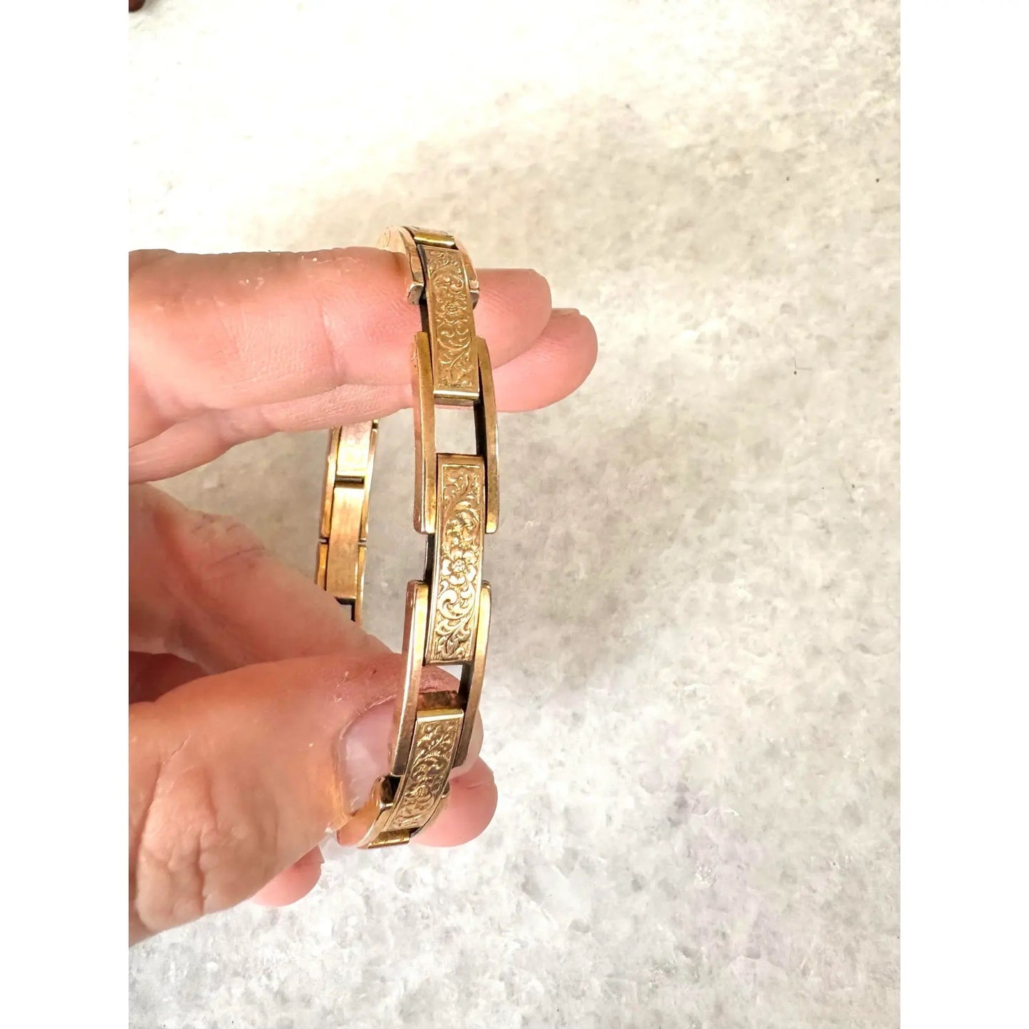 Pulsera expansible de oro laminado de 14k, antigua y rara, de Ostby & Barton, 1907, con relieve floral de triple corona