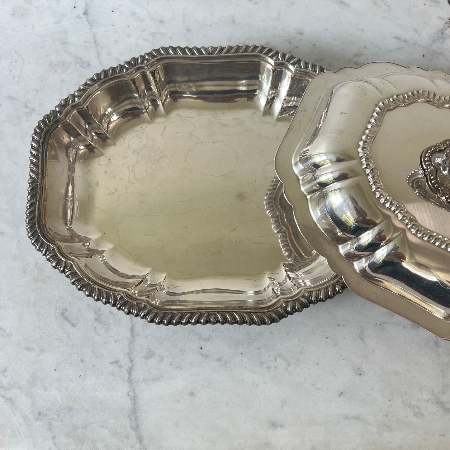 Fuente de servir antigua bañada en plata con tapa - 2 piezas