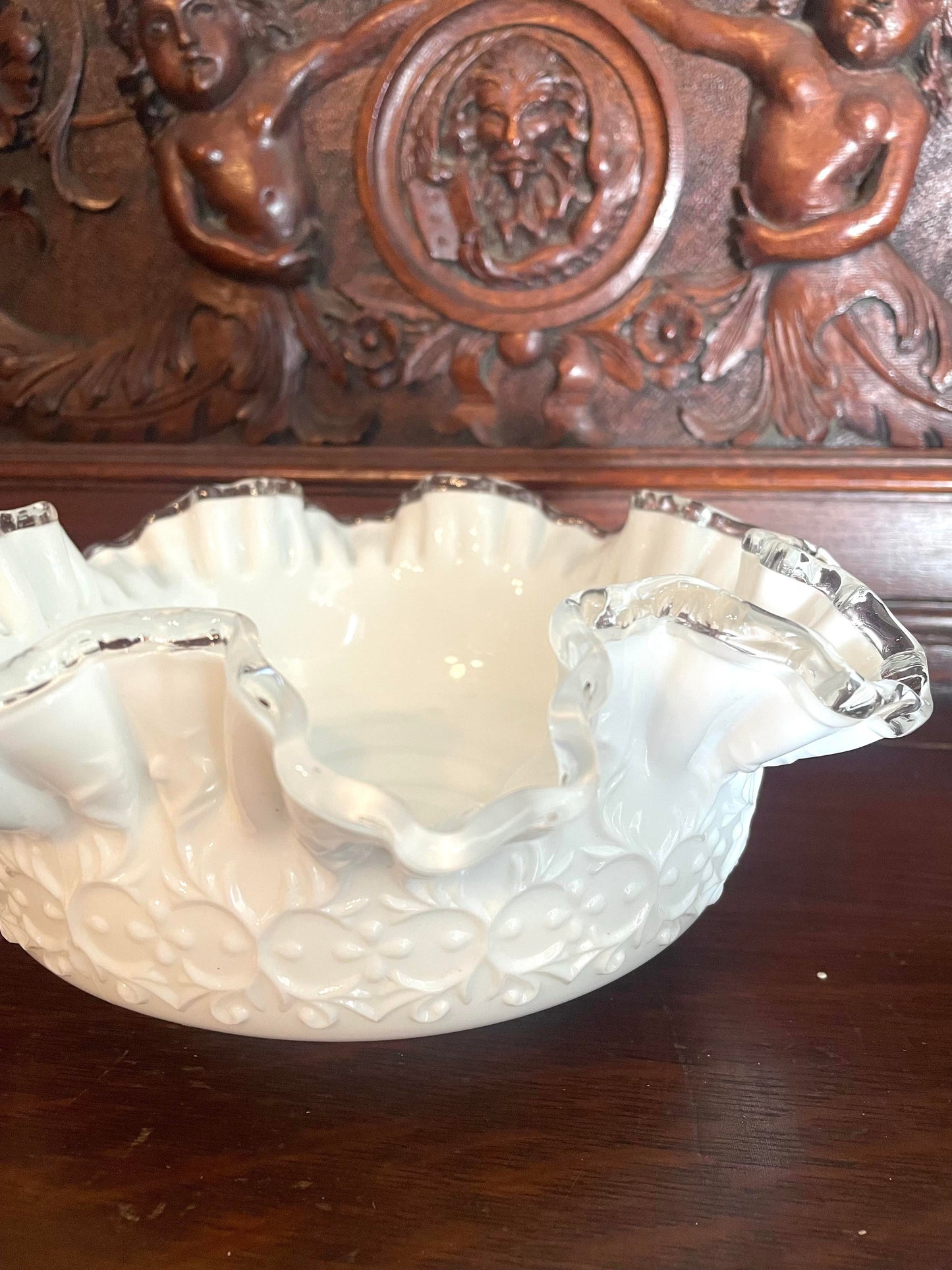 Fenton Glass Spanish Lace Milk Glass Ripple Bowl. Rare 1960s