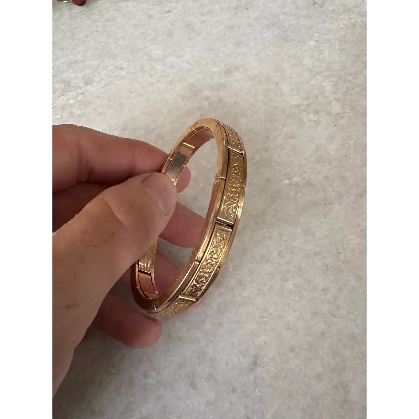 Pulsera expansible de oro laminado de 14k, antigua y rara, de Ostby & Barton, 1907, con relieve floral de triple corona