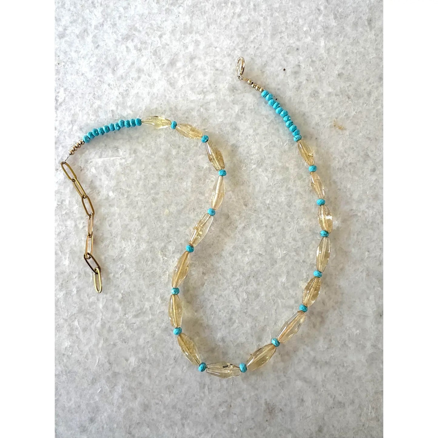 Collar de citrino y turquesa con cuentas, diseñado por Matthew