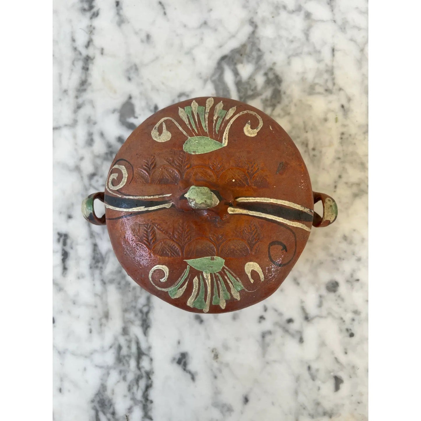 Cuenco de terracota mexicano pintado a mano con tapa, sellado "Hecho en México"