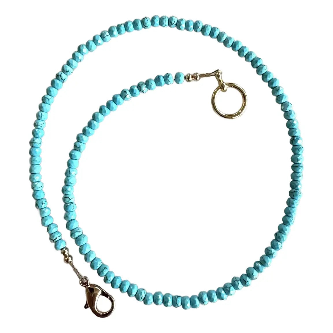 Collar de 16 pulgadas de longitud de turquesa facetada y finamente abalorada con cierre tono dorado - Diseñado por Matthew Izzo