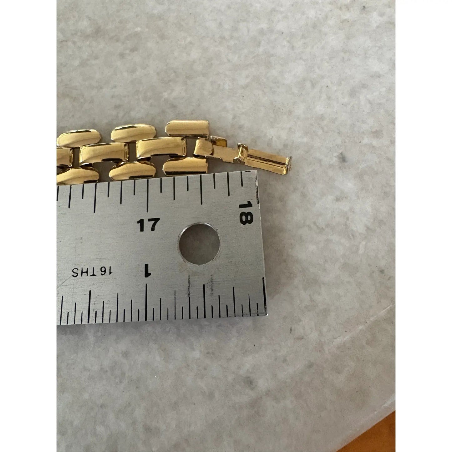 Collar Vintage con Cadena de Eslabones Dorados