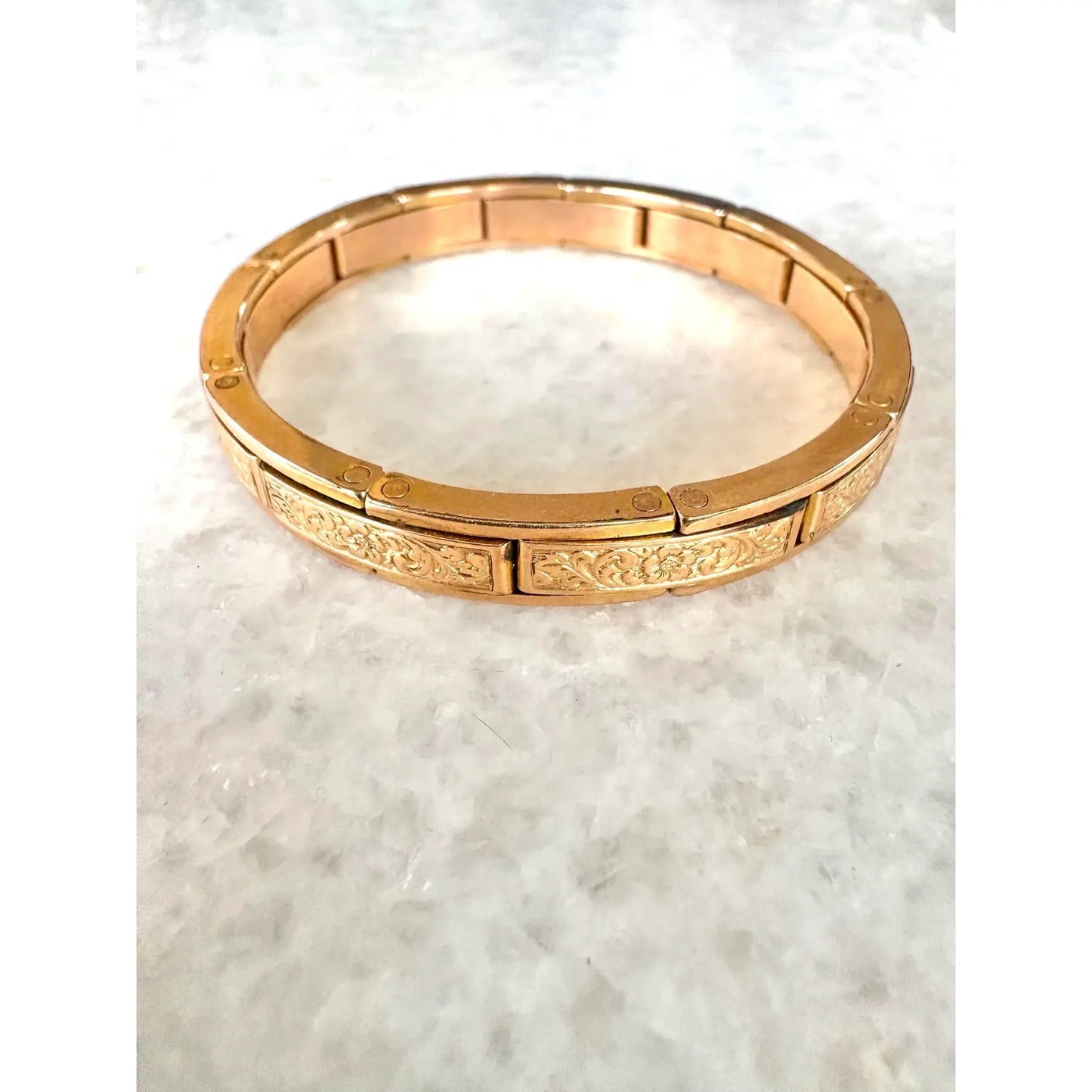 Pulsera expansible de oro laminado de 14k, antigua y rara, de Ostby & Barton, 1907, con relieve floral de triple corona