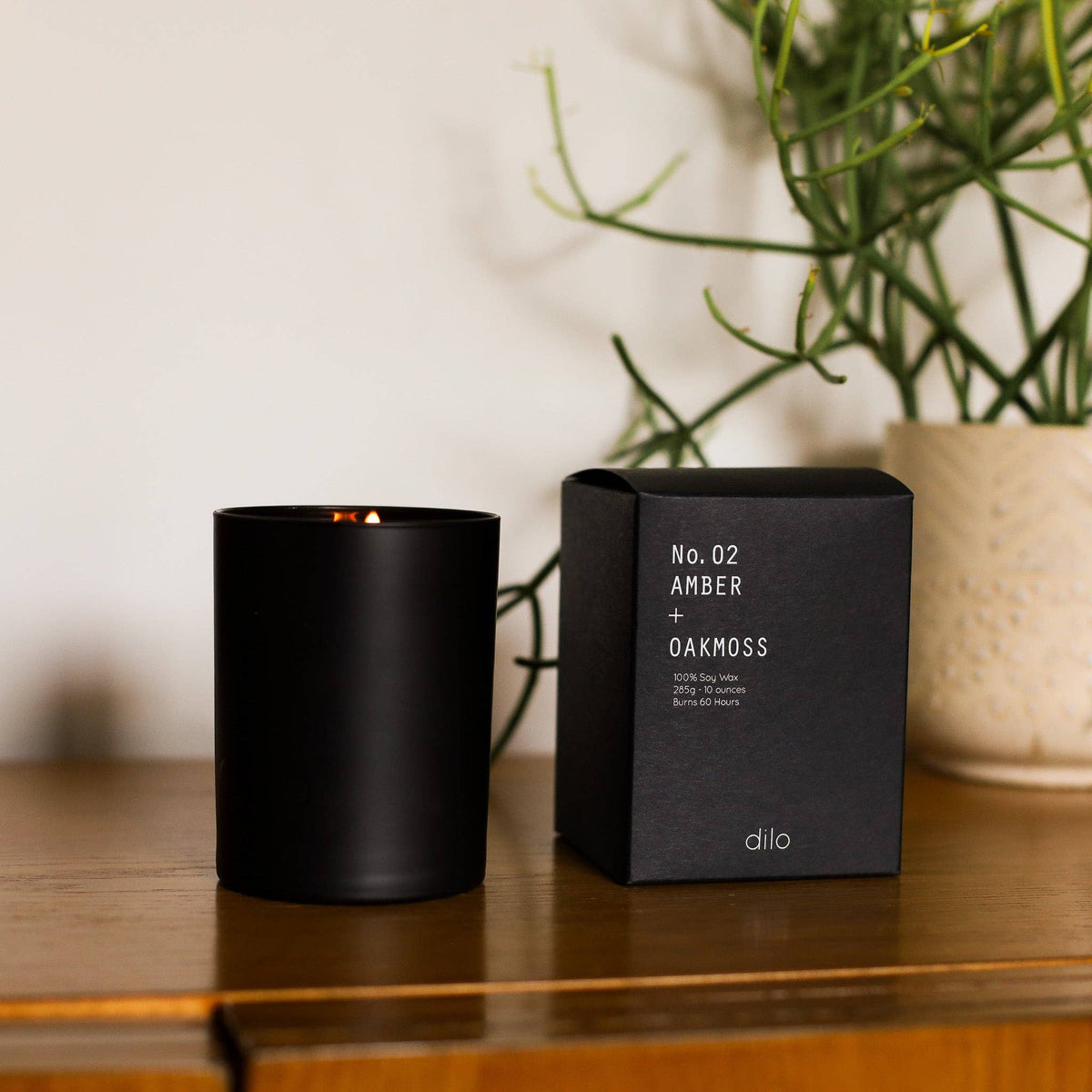 dilo - No. 02 Amber + Oakmoss Candle
