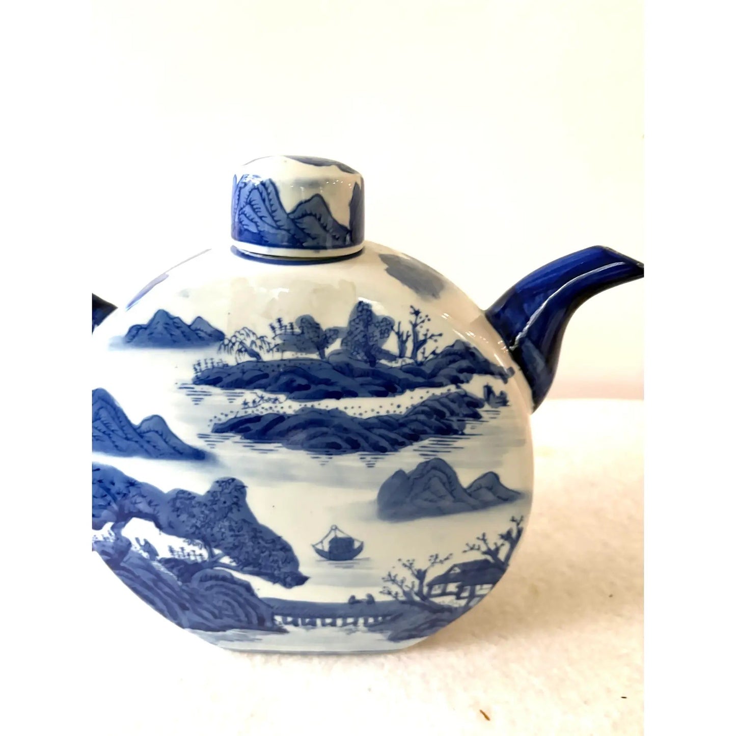 Large Vintage Porcelain Blue Willow Teapot