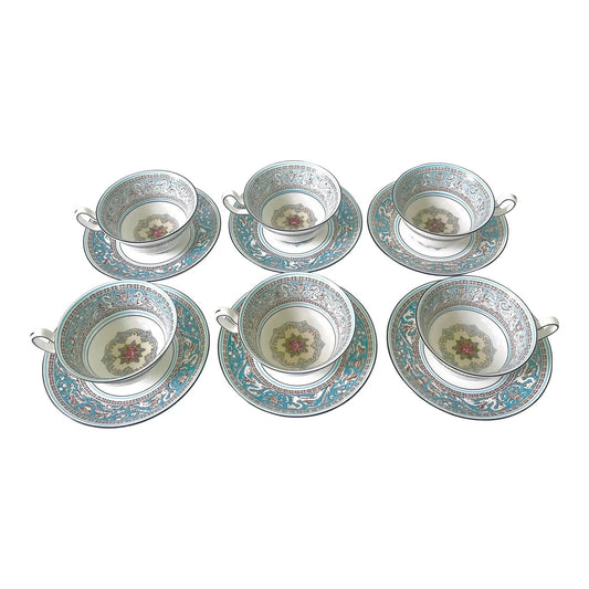 Vintage Wedgewood Florentine Pattern Tea/Coffee Cups and Saucers
