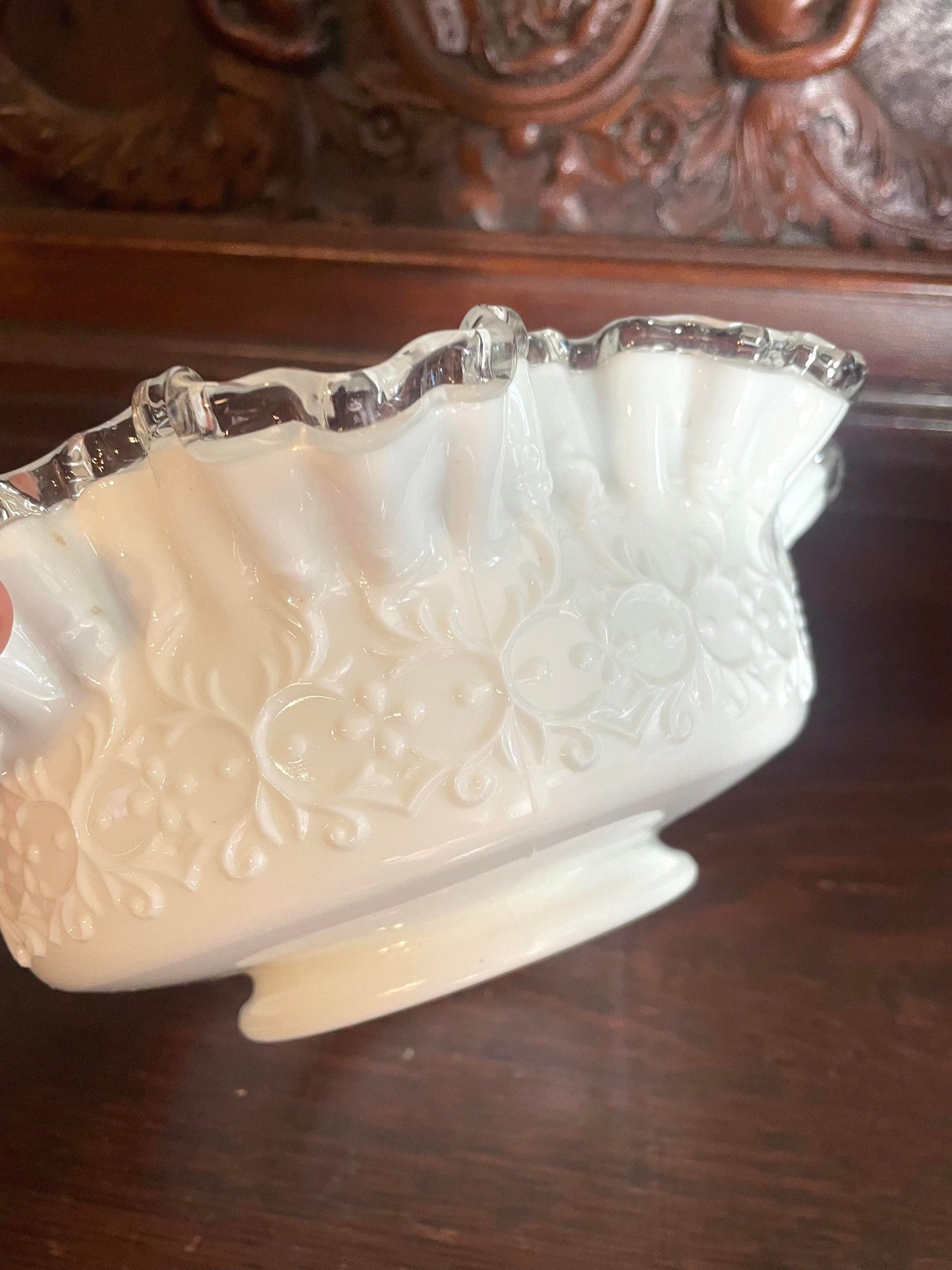 Fenton Glass Spanish Lace Milk Glass Ripple Bowl. Rare 1960s