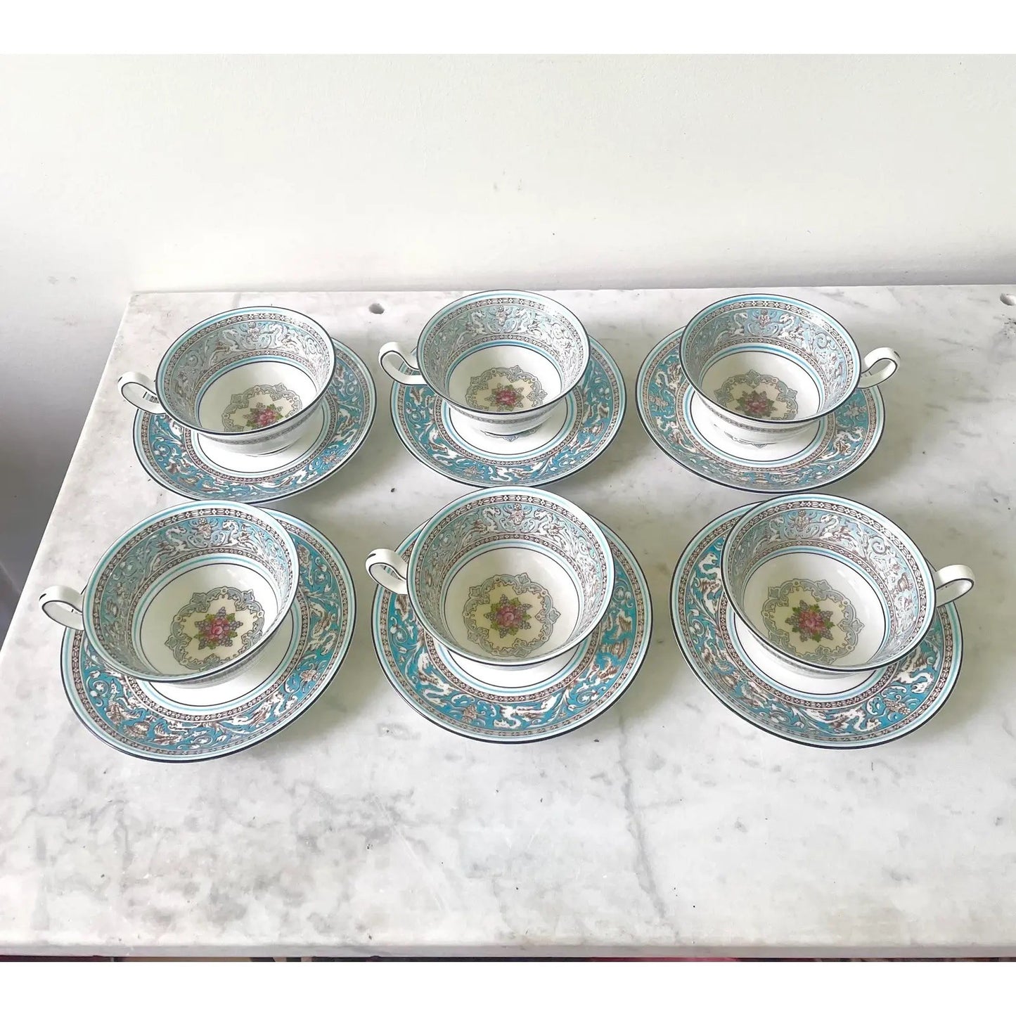 Vintage Wedgewood Florentine Pattern Tea/Coffee Cups and Saucers