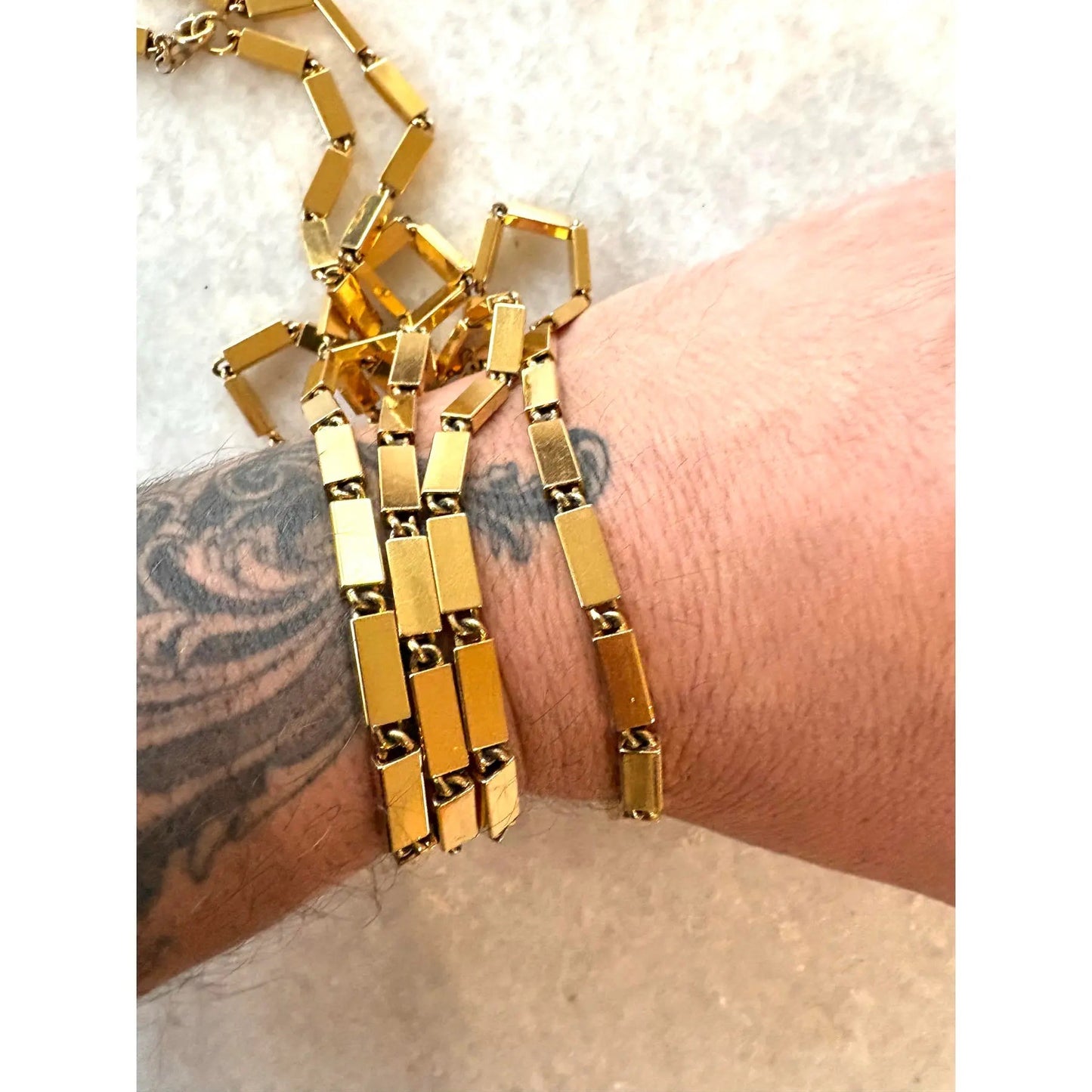 Collar largo de cadena Monet tono dorado de los 80