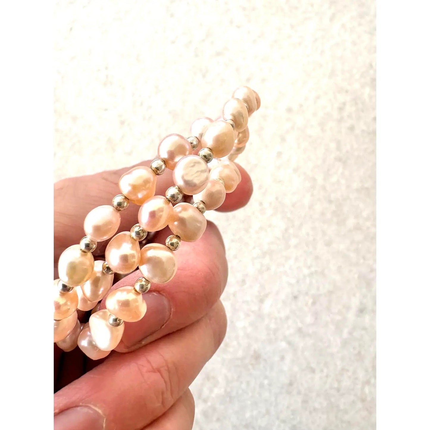 Pulsera Envolvente de Perlas de Agua Dulce y Separadores de Plata