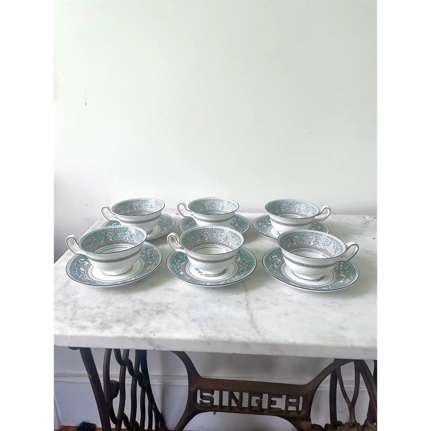 Vintage Wedgewood Florentine Pattern Tea/Coffee Cups and Saucers