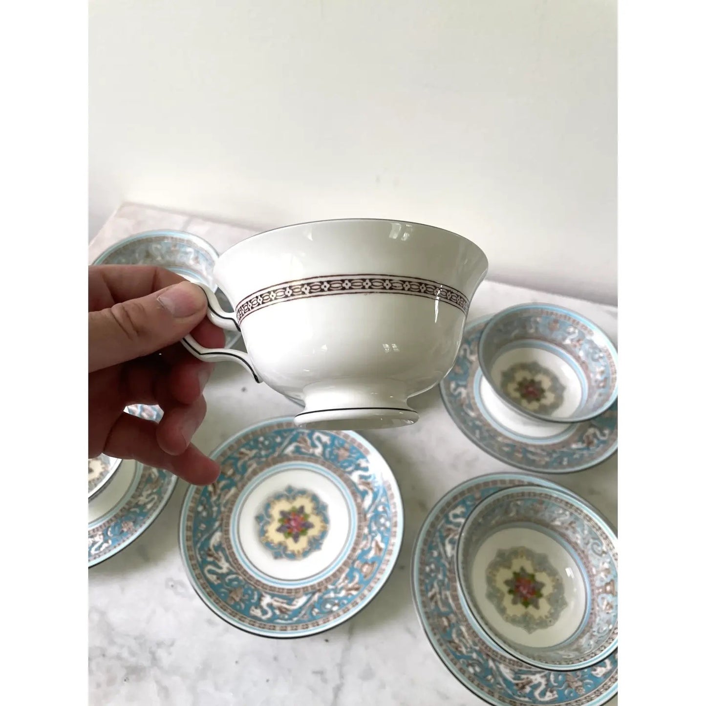 Vintage Wedgewood Florentine Pattern Tea/Coffee Cups and Saucers