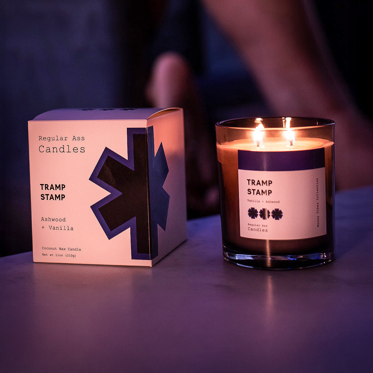 Tramp Stamp, Cedro Ahumado + Vainilla Vela de Lujo de 312 g