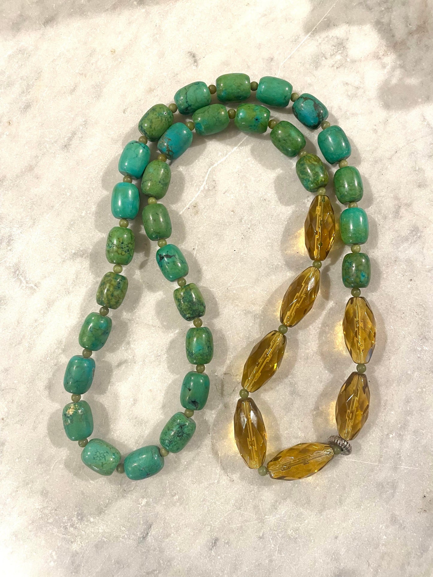 Collar de cuentas de jade turquesa y cristal vintage de Matthew Izzo